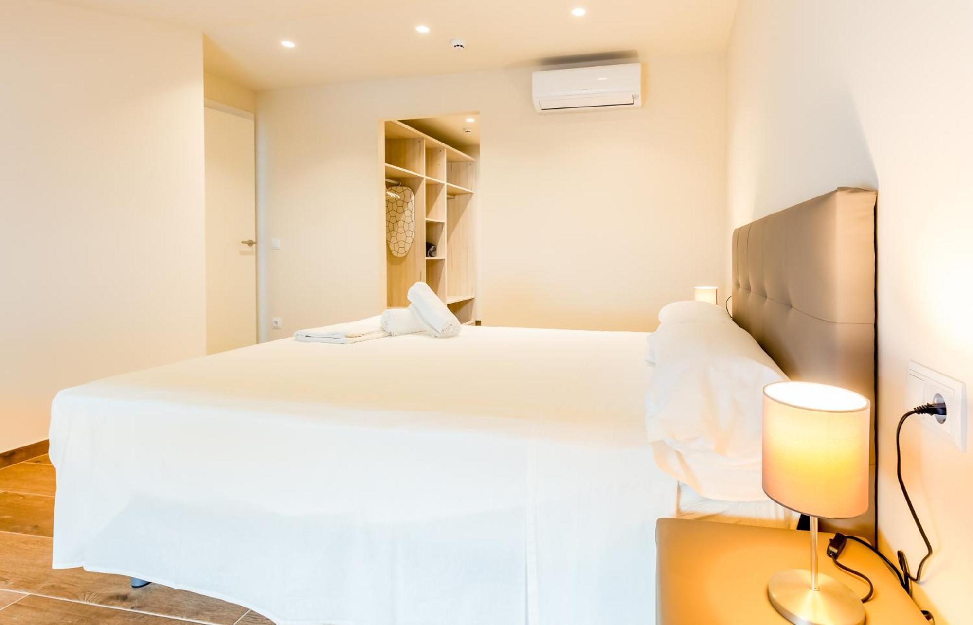 Can Cintet 3 Apartamento Con Terraza En バサルー エクステリア 写真